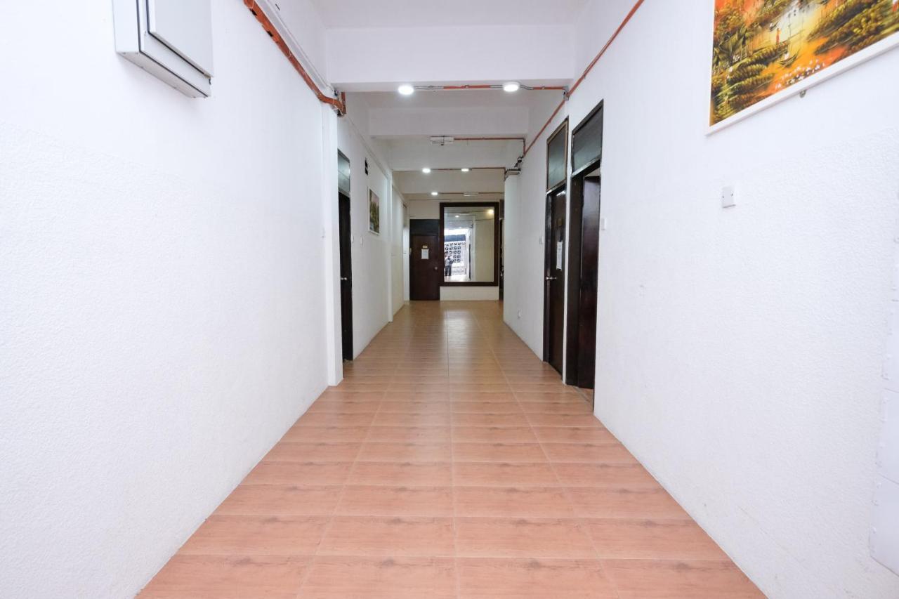 Oyo 715 Mr J Hotel Kota Bharu Ngoại thất bức ảnh