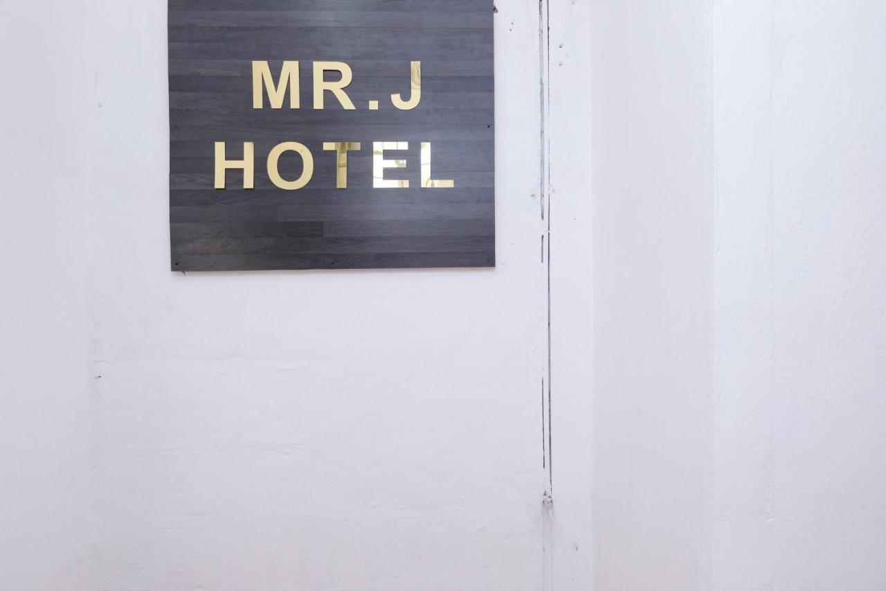 Oyo 715 Mr J Hotel Kota Bharu Ngoại thất bức ảnh